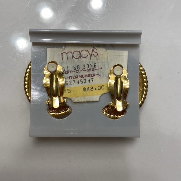 Vintage Carolee gold tone black enamel faux Pearl butting clip on earrings - Picture 2 of 6